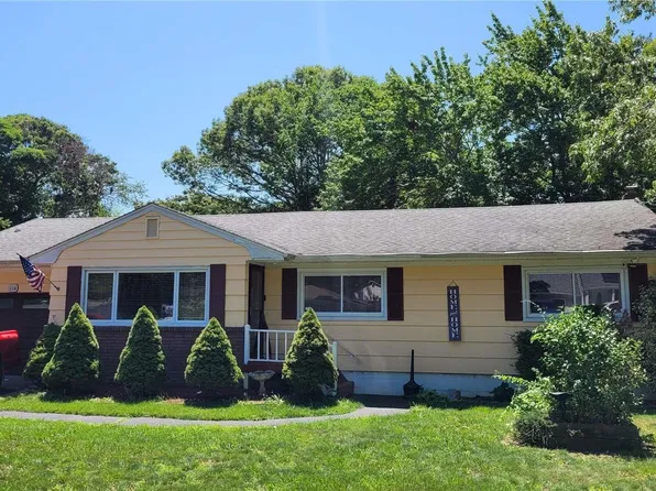 114 Coventry Avenue, Mastic, NY 11950