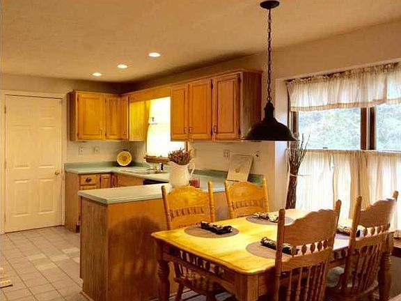 4th image of 2941 Abbey Ln