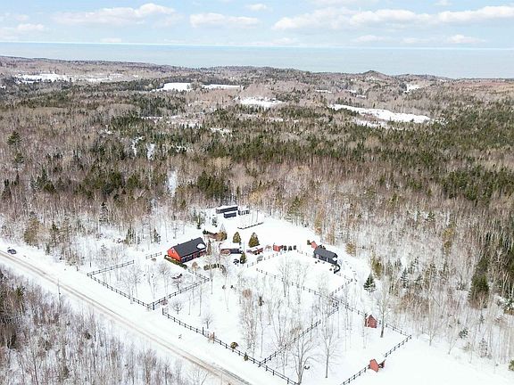 4th image of 95 Forest Glade Rd