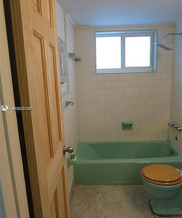 5th image of 1035 Meridian Ave APT 3