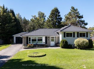11 Pine St, Bracebridge, ON P1L 1L1