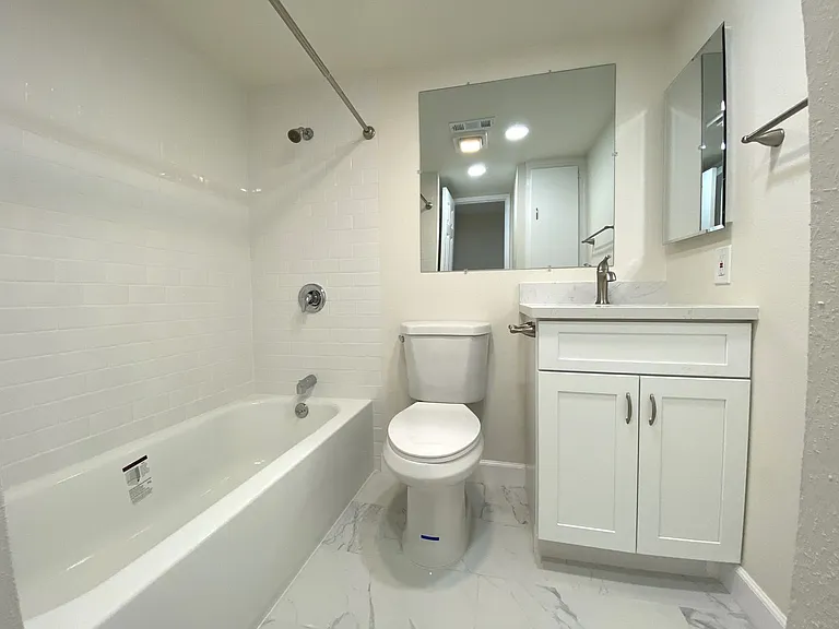 6001 Fullerton Ave — Photo 15