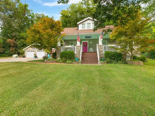 521 E Ofallon Dr, Caseyville, IL 62232