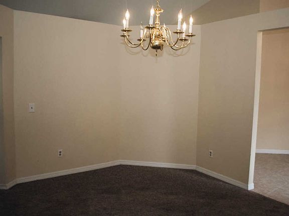 5th image of 110 Aleatha Dr