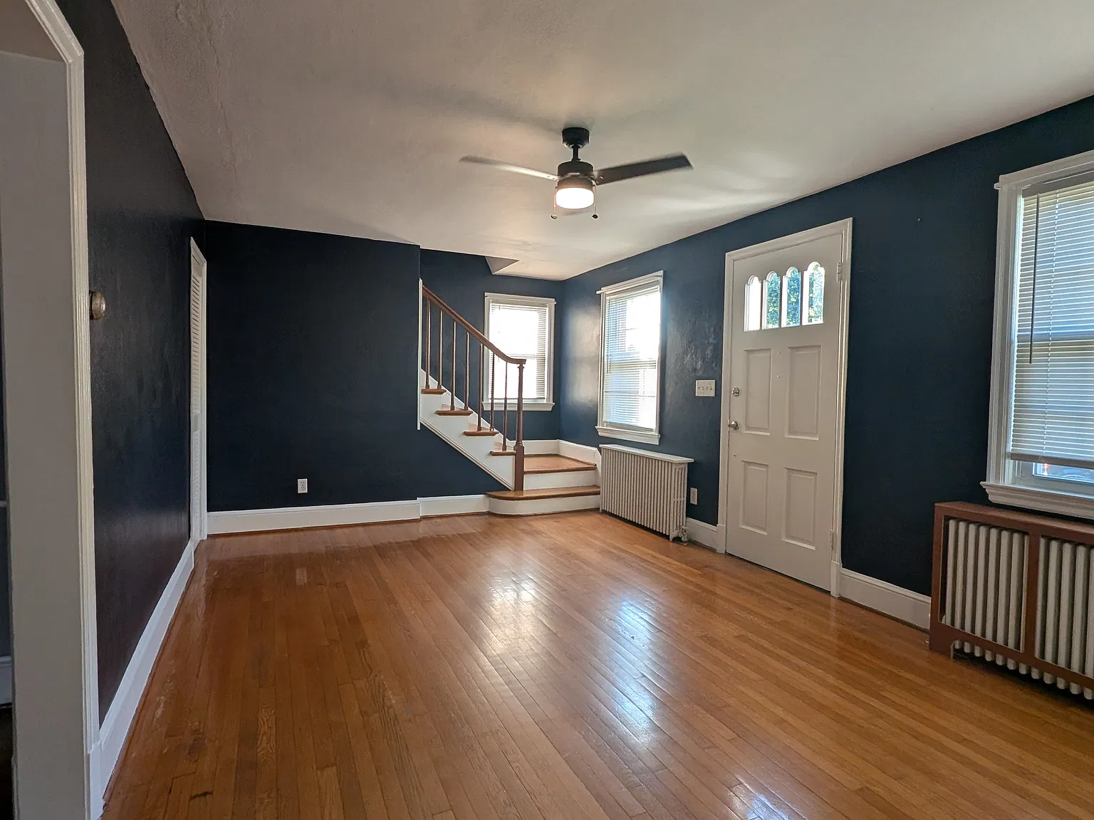 2 bed, 1100 sqft, $1,900 — Photo 3