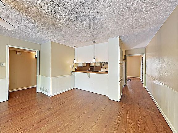 2nd image of 2917 Las Vegas Trl #2923