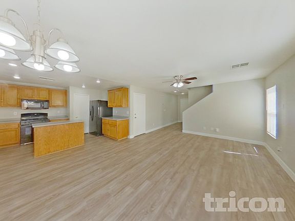 4th image of 1251 Golden Apple St