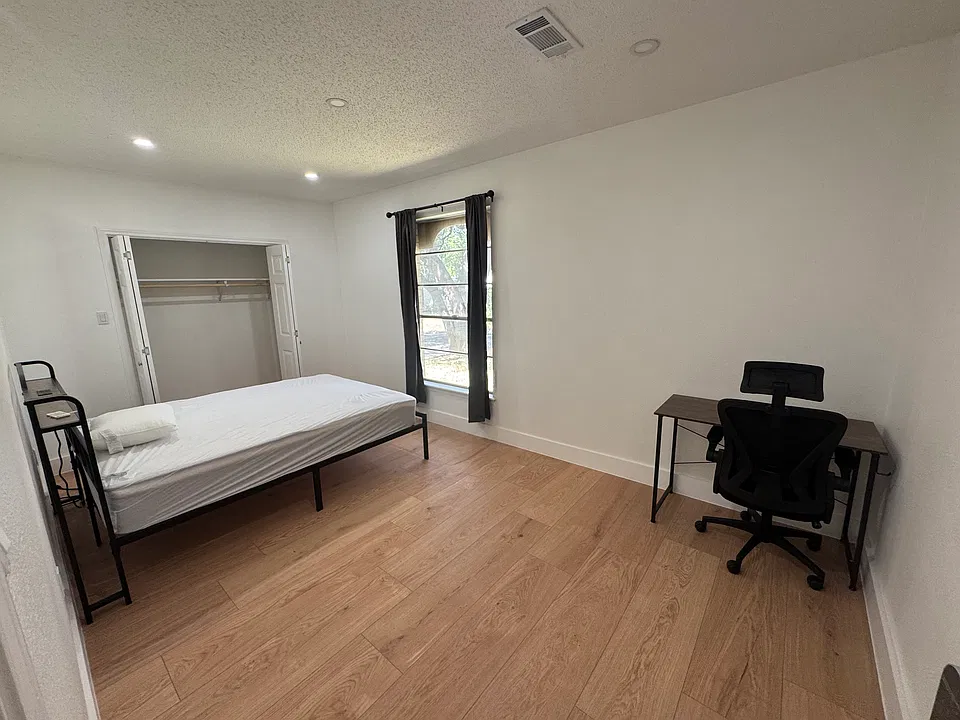 8406 Shenandoah Dr #8