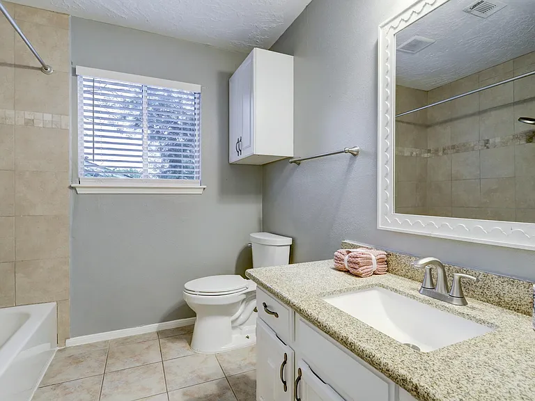 12346 Huntington Venture Dr — Photo 28