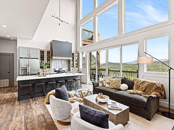 3rd image of 937 Autumn Ridge Way