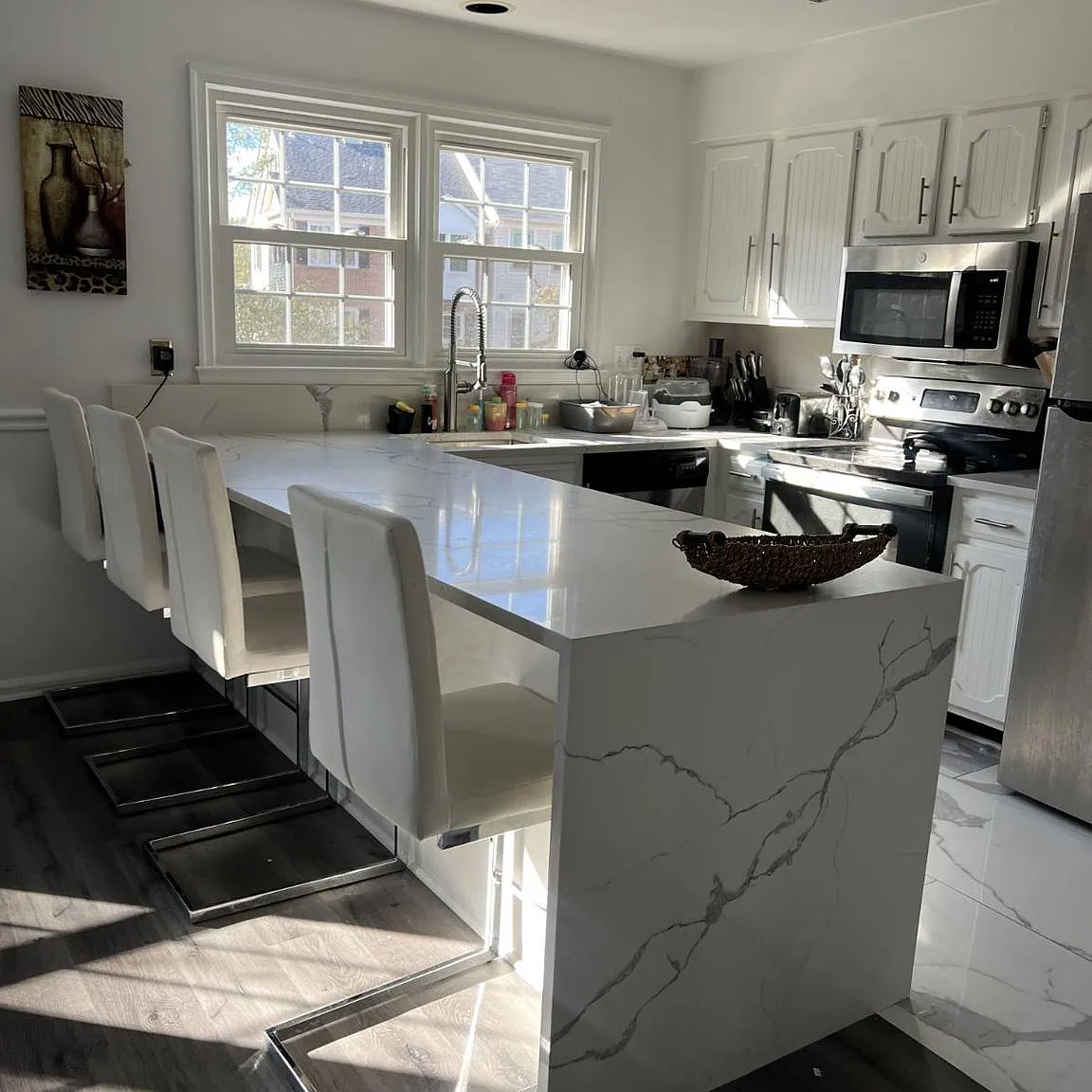 3 bed, 2.5 bath, 2222 sqft, $4,000 — Photo 1