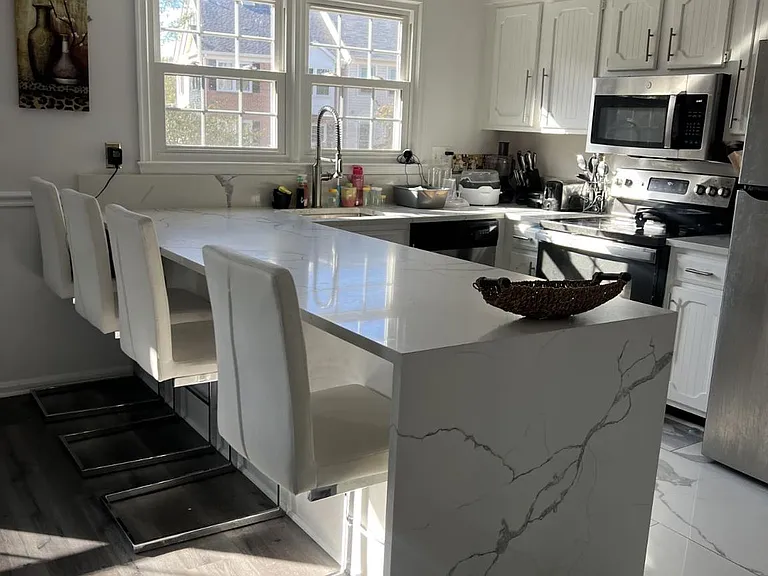 8719 Delcris Dr — Photo 1