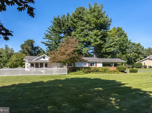 750 Breezewood Dr, State College, PA 16801