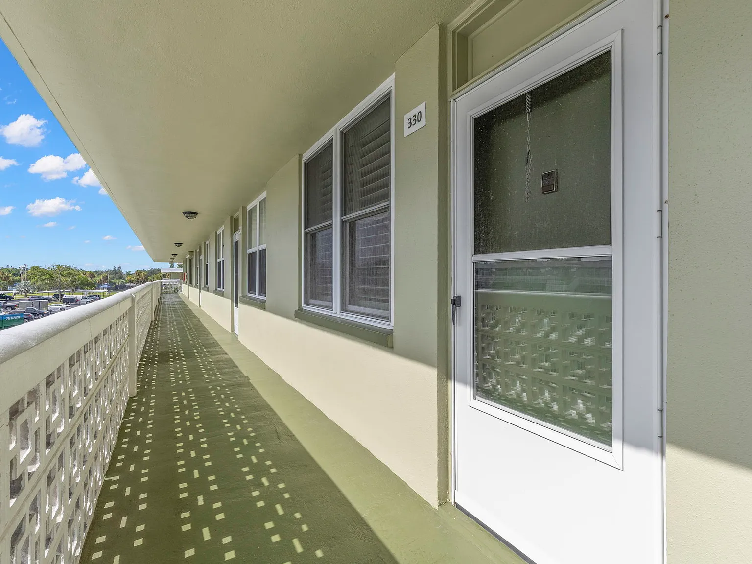 1 bed, 1.5 bath, 925 sqft, $1,650 — Photo 2