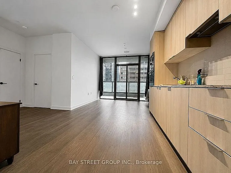 11 Wellesley St W #408 — Photo 32