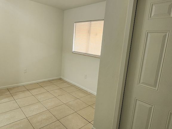 4th image of 2201 E 5th St APT 24