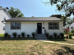 25 Floral Dr, Amityville, NY 11701
