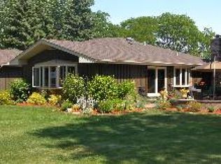 160 Hillcrest Dr, Des Plaines, IL 60010