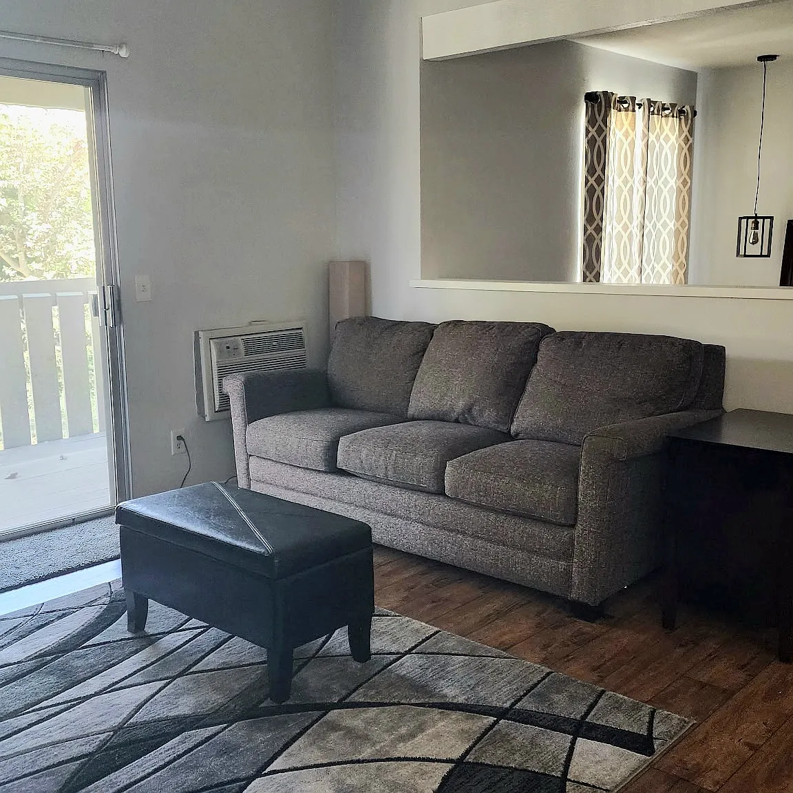 1 bed, 565 sqft, $1,975 — Photo 4