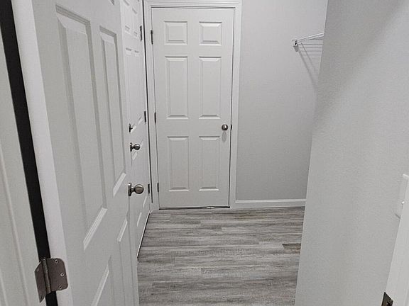 5th image of 8856 BELLROSE Avenue