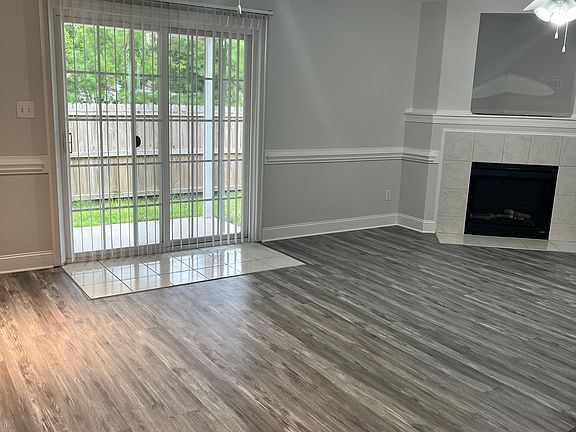 4th image of 4024 B Lucerne Ct