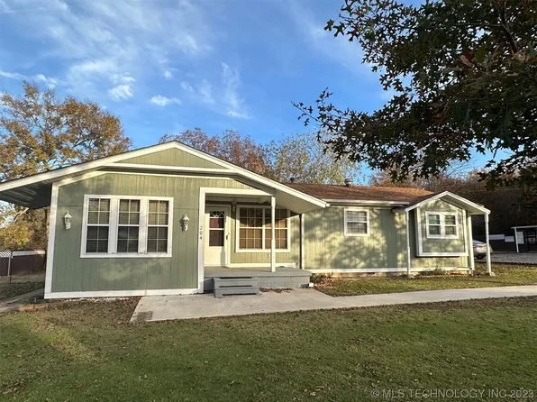 204 SE 4th St, Wilburton, OK 74578
