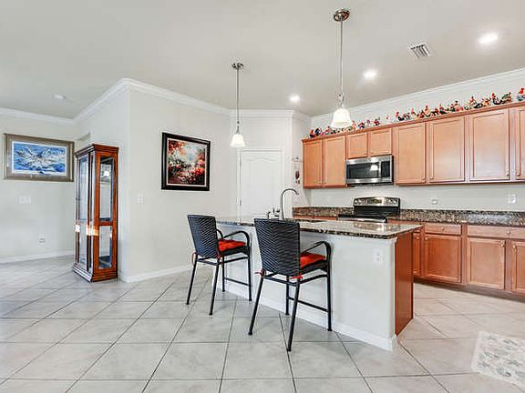 4th image of 2533 Laurentina Ln