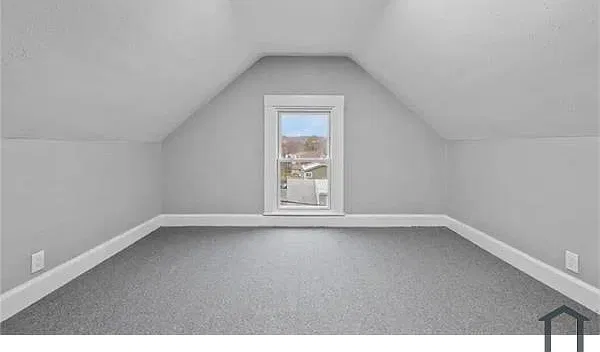 4 bed, 1300 sqft, $2,600 — Photo 3