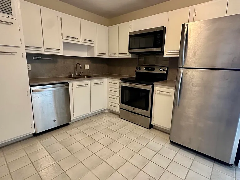 2851 NE 183rd St #914E — Photo 7