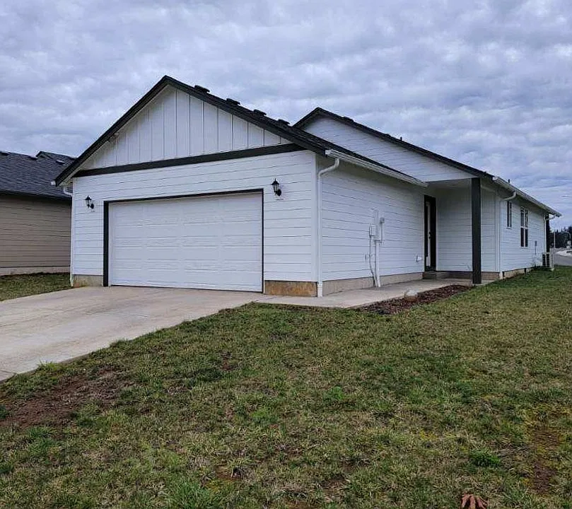 604 Roundtree Blvd