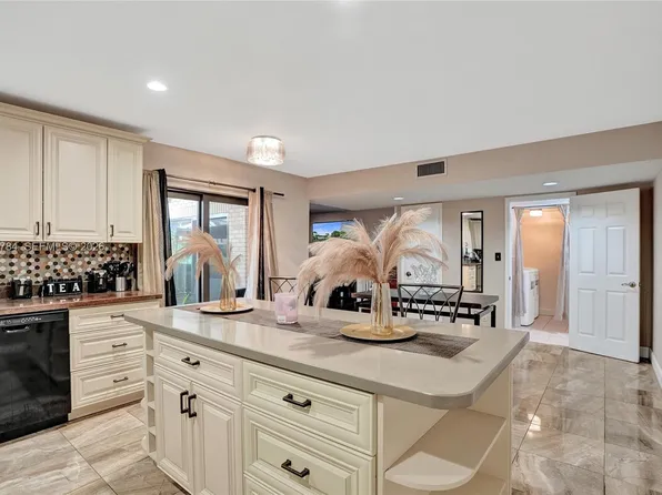 8108 SW 23rd Ct #26B, North Lauderdale, FL 33068