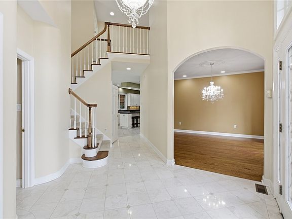 5th image of 1002 Kings Ct