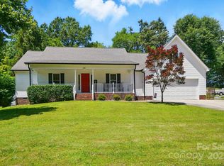 185 Eastcliff Dr SE, Concord, NC 28025