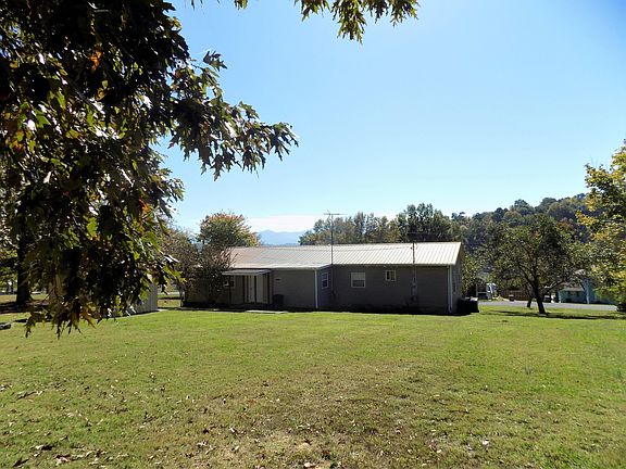 5th image of 2180 Riverview Dr