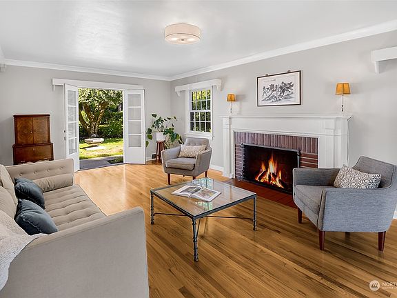 4th image of 2616 Hillside Drive SE