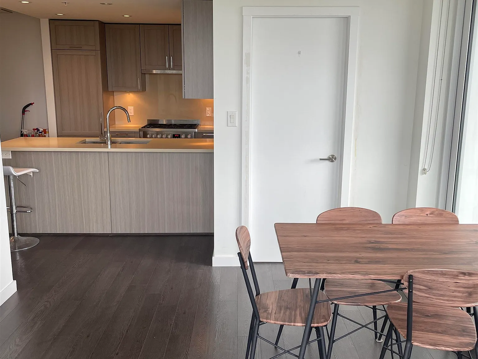2 bed, 642 sqft, $2,350 — Photo 4