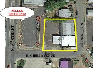 930 E Gibbs Ave, Cottage Grove, OR 97424