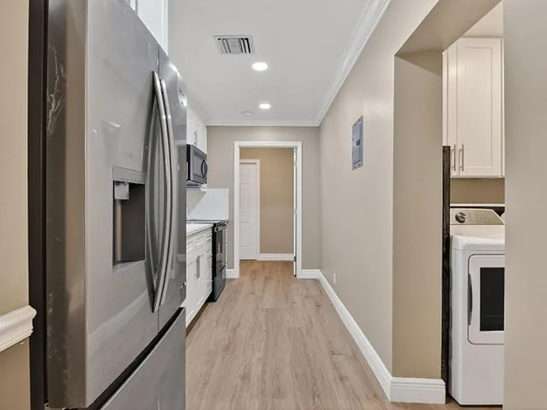 1615 Shirley Ct — Photo 3