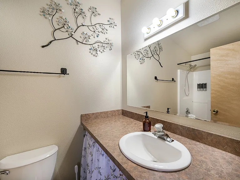 899 Capistrano NW — Photo 9