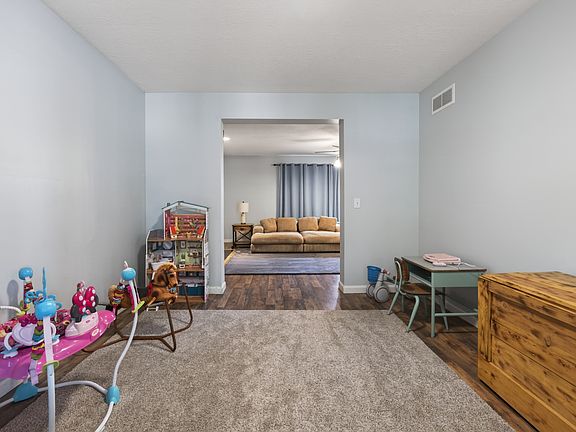 5th image of 42 Ashling Ct