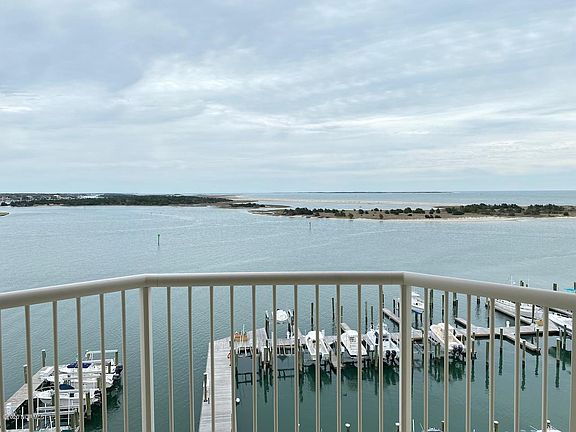 5th image of 100 Olde Towne Yacht Club Road #704