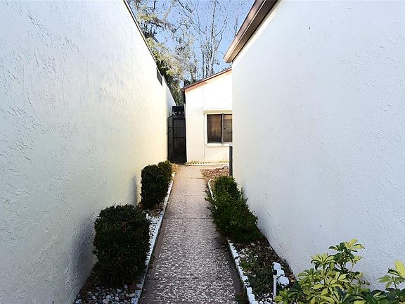 3rd image of 5645 HAMILTON HARBOR DRIVE