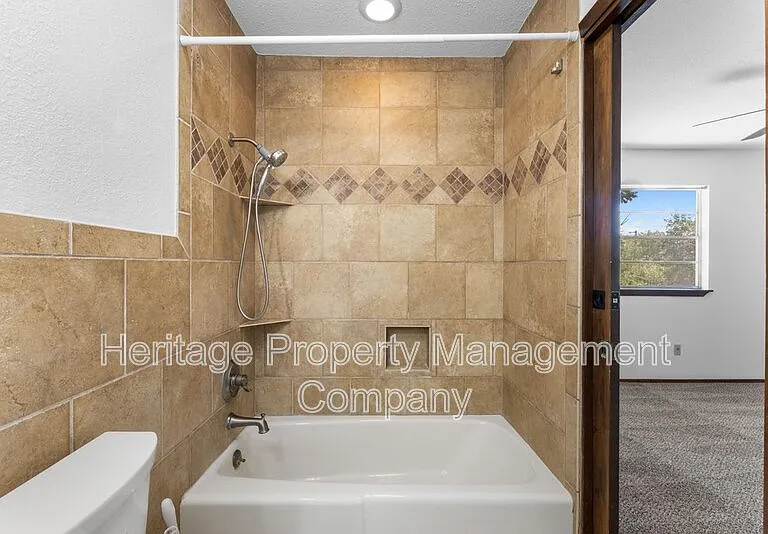 3614 Versailles Dr — Photo 36