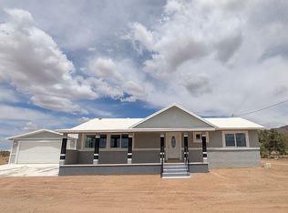 3805 W Burro Dr, Golden Valley, AZ 86413
