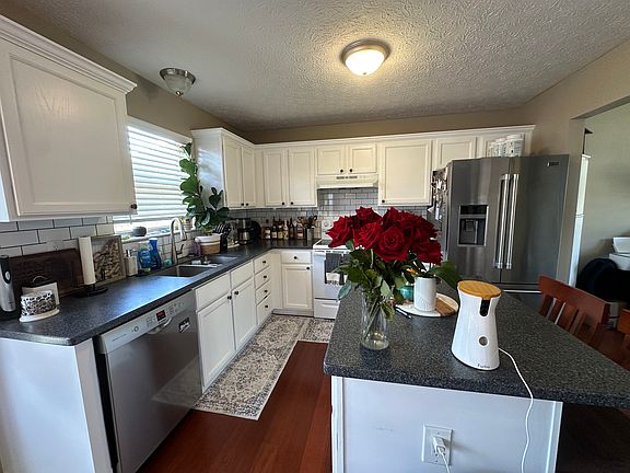 4th image of 756 Bledsoe Dr