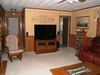 5th image of 204 Cameron Dr
