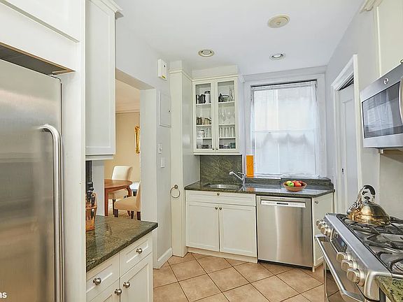 3rd image of 215 W 91st St APT 41