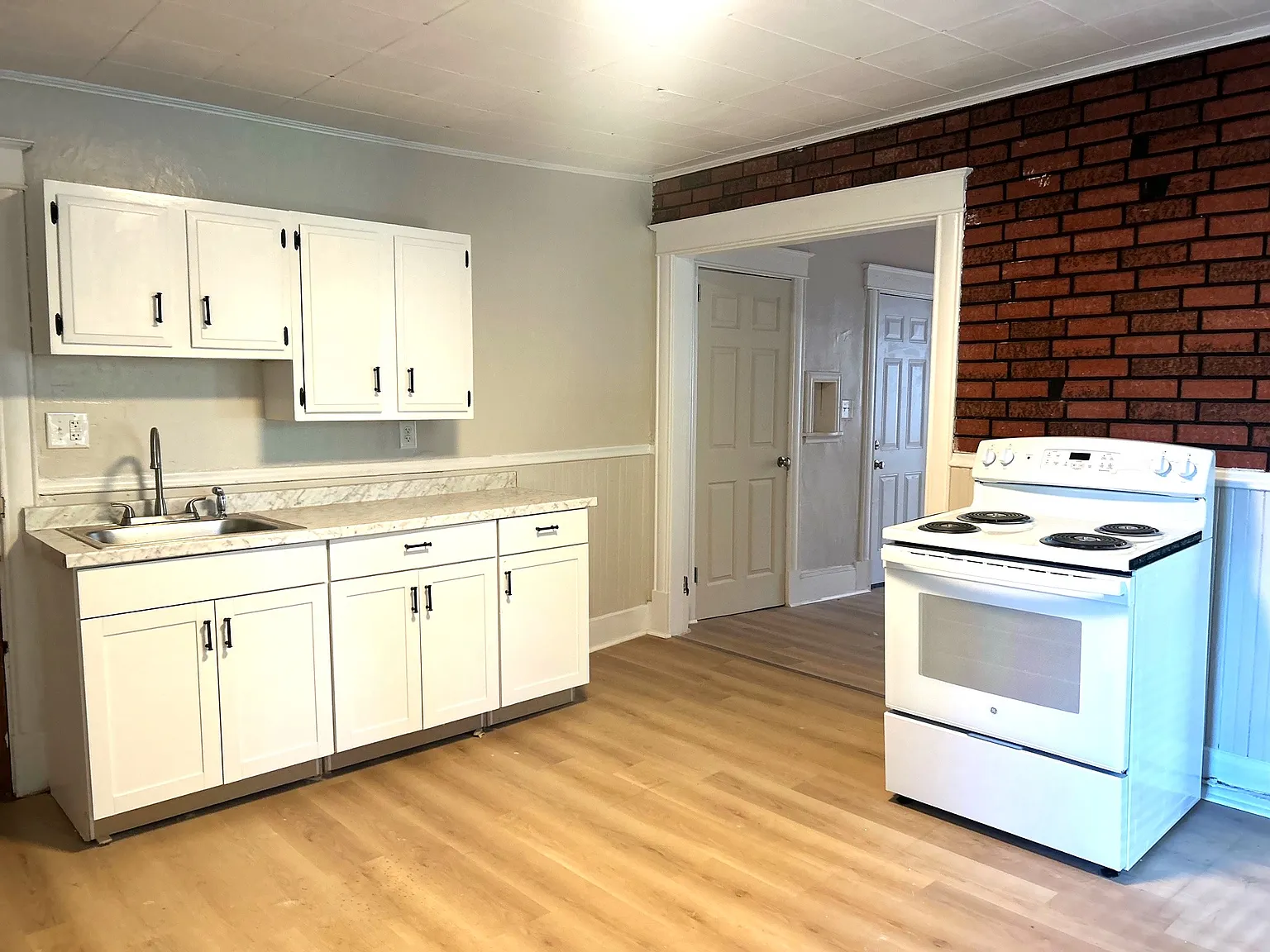 3 bed, $1,500 — Photo 1