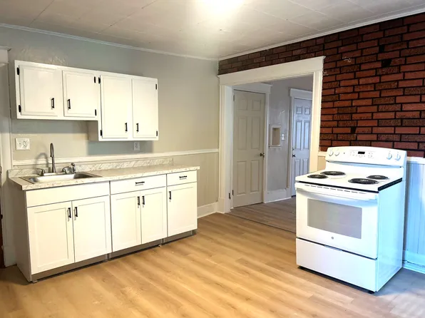 37 Union St #6, Lewiston, ME 04240