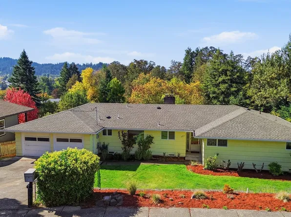 682 Sunset Dr, Springfield, OR 97477